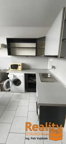 Prodej bytu 1+1, Otrokovice, Obchodní, 32 m2