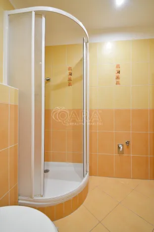 Pronájem bytu 1+kk, Praha - Prosek, Nad šestikopy, 36 m2