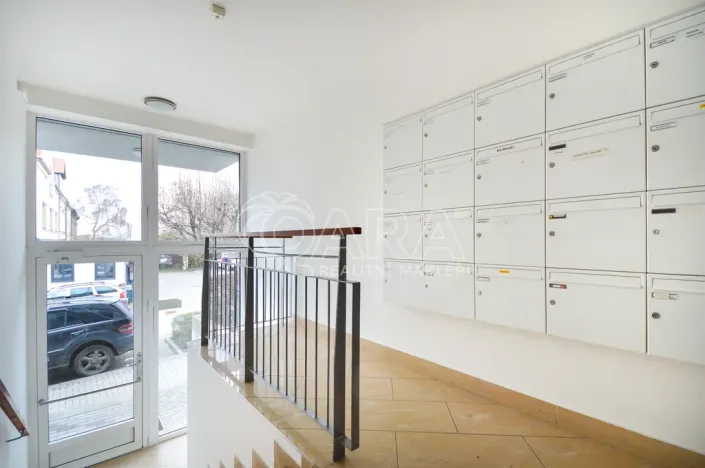 Pronájem bytu 1+kk, Praha - Prosek, Nad šestikopy, 36 m2