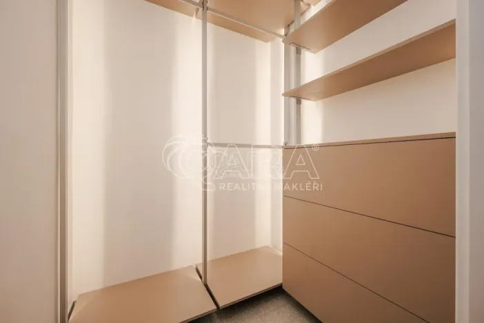 Pronájem bytu 2+kk, Praha - Nusle, Jaromírova, 58 m2