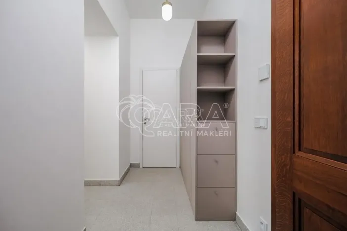 Pronájem bytu 2+kk, Praha - Nusle, Jaromírova, 58 m2