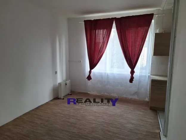 Pronájem bytu 1+kk, Podbořany, Husova, 24 m2