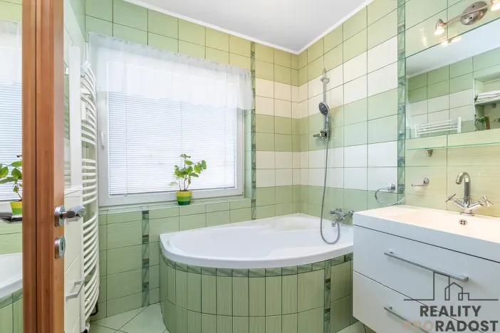 Prodej bytu 3+kk, Pardubice, Bacháčkova, 71 m2