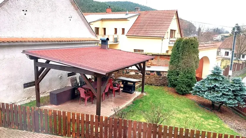 Prodej komerční nemovitosti, Borotice, 282 m2