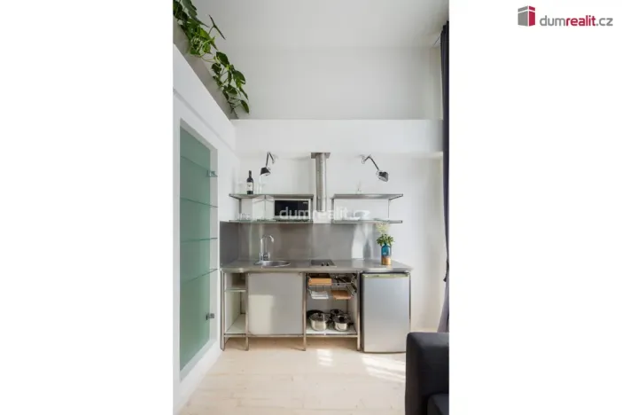 Pronájem bytu 1+kk, Praha - Košíře, Plzeňská, 25 m2