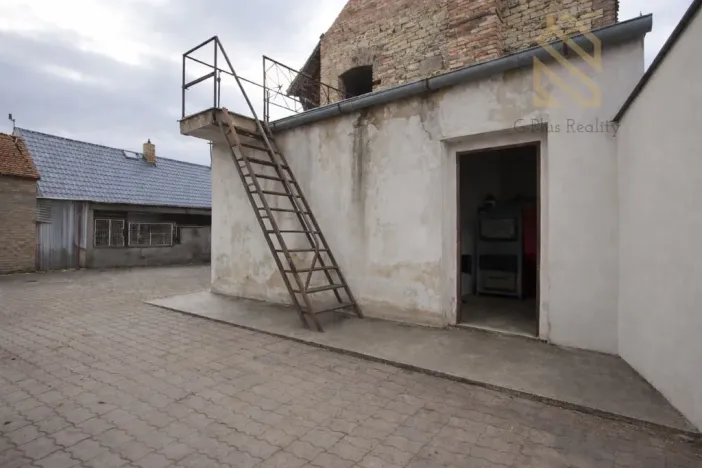 Prodej obchodního prostoru, Veltěže, Perucká, 1326 m2