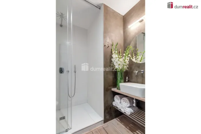 Pronájem bytu 2+kk, Praha - Košíře, Plzeňská, 52 m2