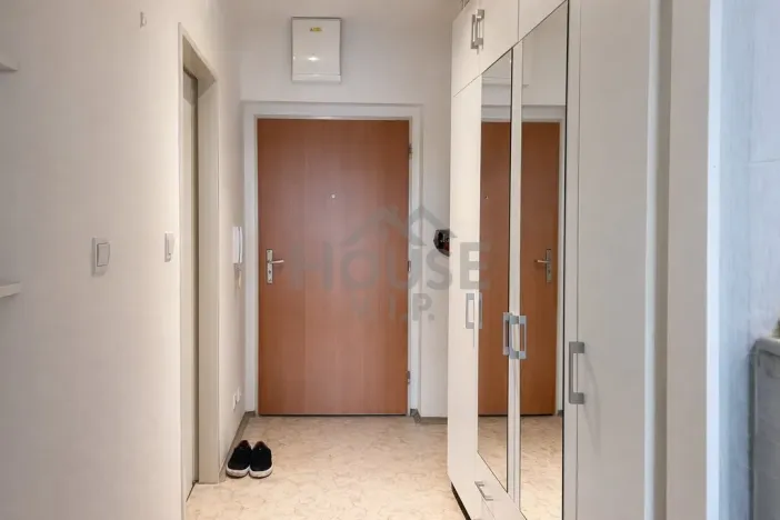 Prodej bytu 1+kk, Praha - Troja, Hnězdenská, 40 m2