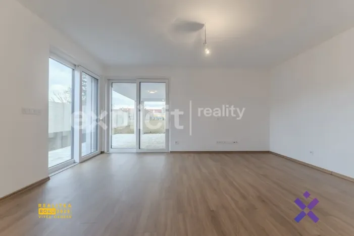 Prodej bytu 3+kk, Ostrožská Nová Ves, U Svatých, 81 m2