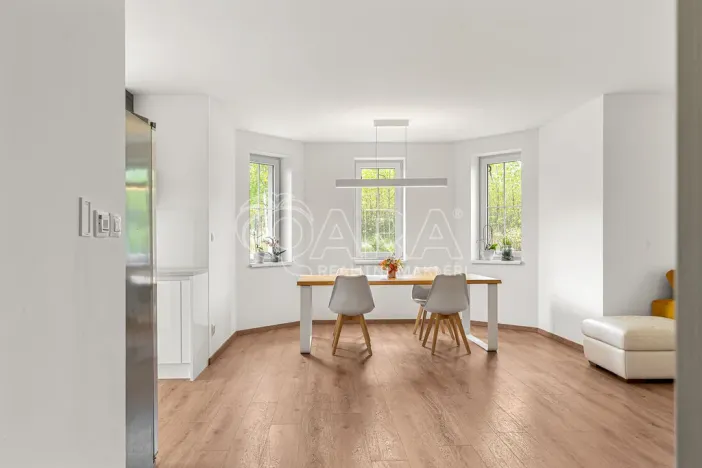 Prodej rodinného domu, Postřižín, Jelení, 169 m2