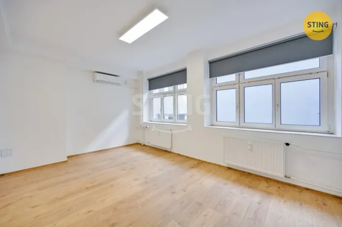 Pronájem kanceláře, Zlín, třída Tomáše Bati, 108 m2