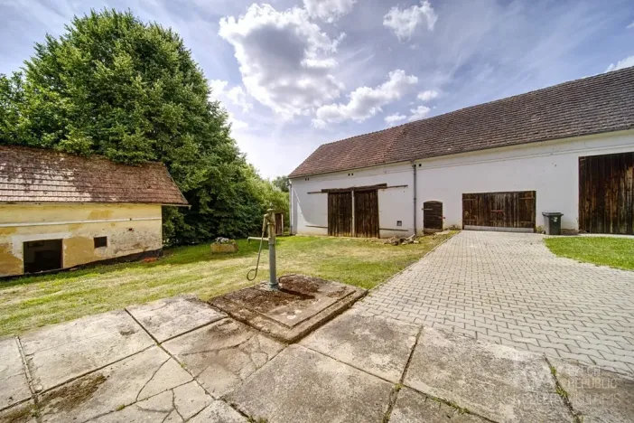 Prodej rodinného domu, Čerňovice, 140 m2