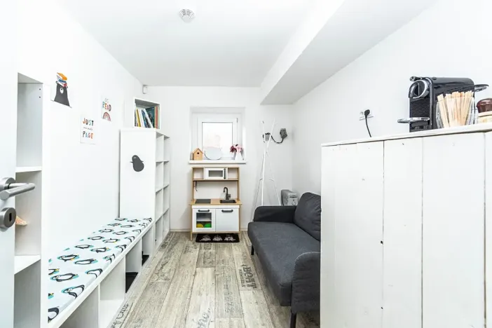 Prodej obchodního prostoru, Praha - Štěrboholy, Ústřední, 280 m2