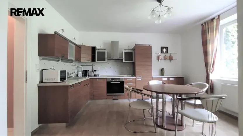 Pronájem bytu 3+1, Karlovy Vary, Mariánskolázeňská, 120 m2