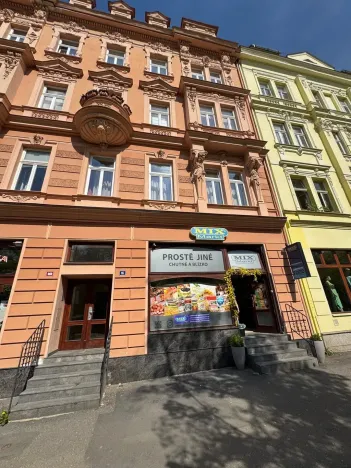 Prodej obchodního prostoru, Karlovy Vary, nábřeží Jana Palacha, 89 m2