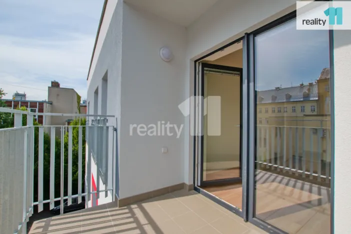 Pronájem bytu 2+kk, Liberec - Liberec II-Nové Město, Papírová, 74 m2