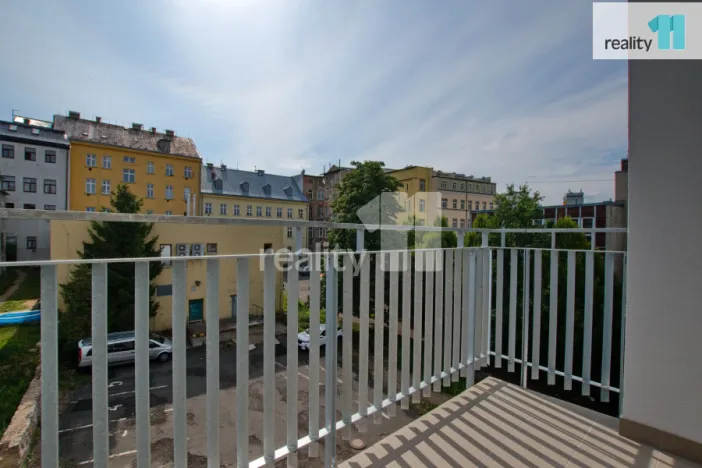 Pronájem bytu 2+kk, Liberec - Liberec II-Nové Město, Papírová, 74 m2