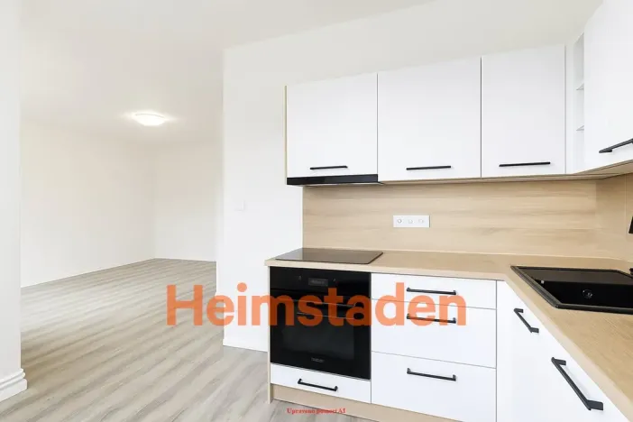 Pronájem obchodního prostoru, Havířov - Město, nám. Republiky, 34 m2