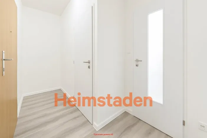 Pronájem komerční nemovitosti, Havířov - Město, nám. Republiky, 34 m2