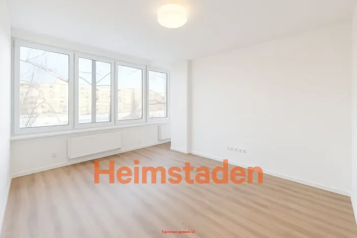 Pronájem obchodního prostoru, Havířov - Město, nám. Republiky, 34 m2