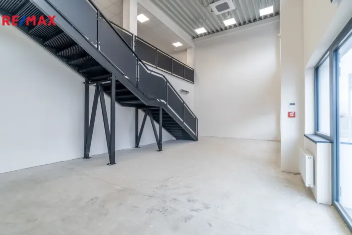 Pronájem kanceláře, Tuchoměřice, 289 m2