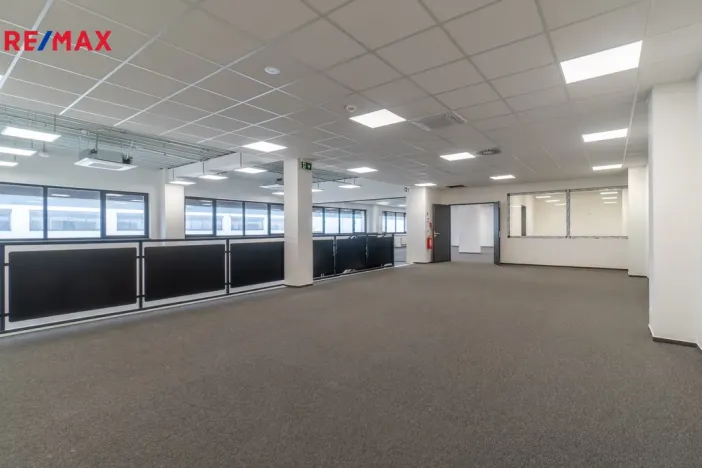 Pronájem kanceláře, Tuchoměřice, 289 m2