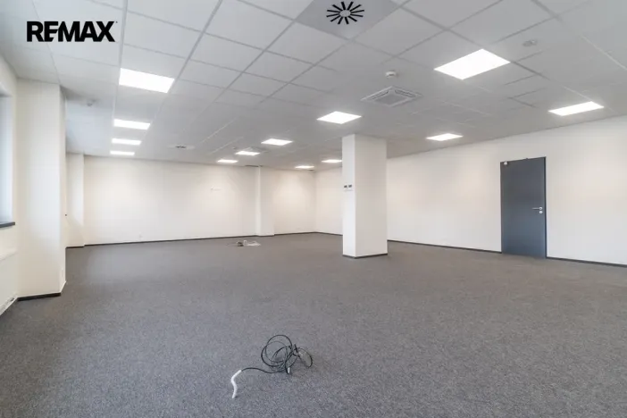Pronájem kanceláře, Tuchoměřice, 289 m2