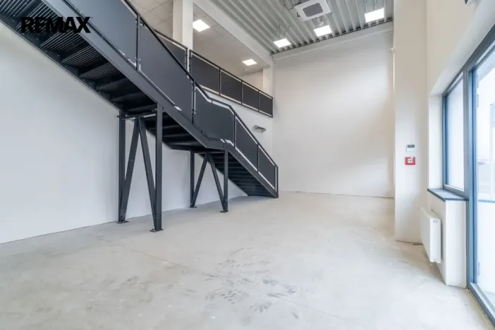 Pronájem kanceláře, Tuchoměřice, 289 m2