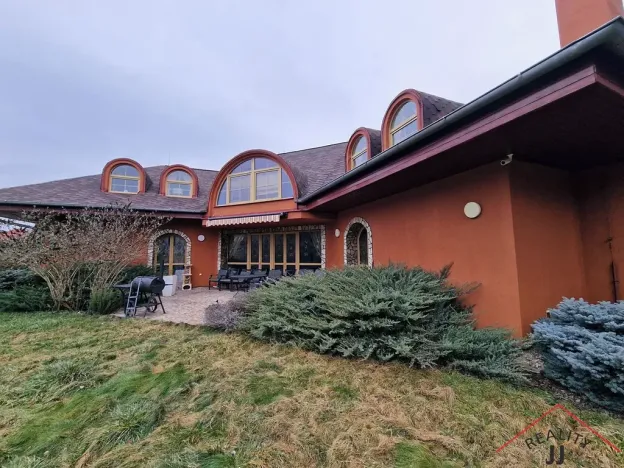 Prodej rodinného domu, Ohrobec, 590 m2