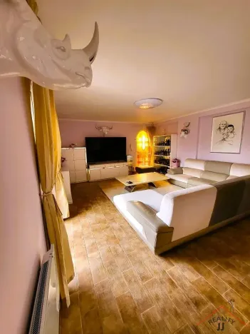 Prodej rodinného domu, Ohrobec, 590 m2