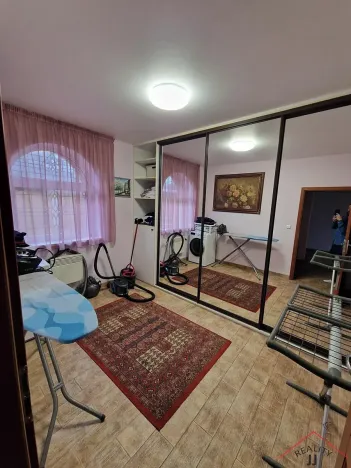 Prodej rodinného domu, Ohrobec, 590 m2