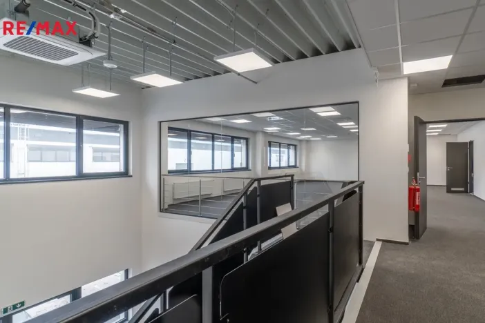 Pronájem obchodního prostoru, Tuchoměřice, 289 m2