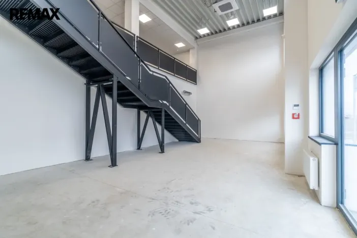 Pronájem obchodního prostoru, Tuchoměřice, 289 m2