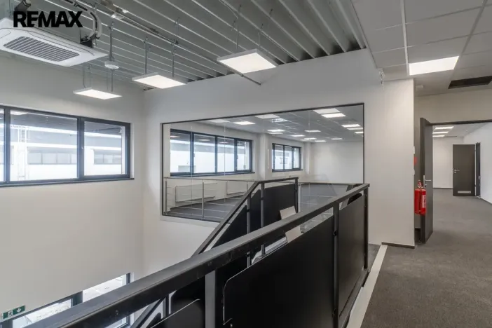 Pronájem obchodního prostoru, Tuchoměřice, 289 m2