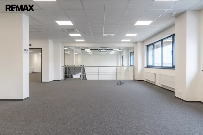 Pronájem obchodního prostoru, Tuchoměřice, 289 m2