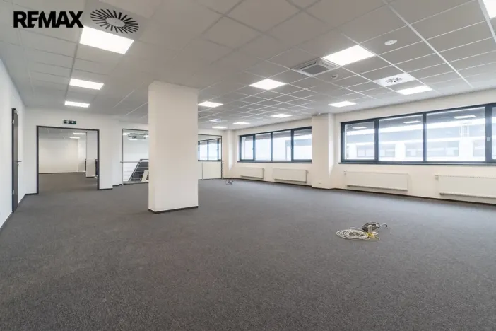 Pronájem obchodního prostoru, Tuchoměřice, 289 m2