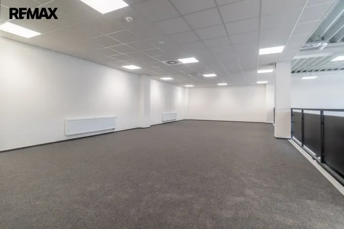 Pronájem obchodního prostoru, Tuchoměřice, 289 m2