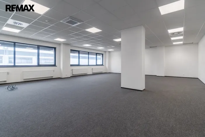 Pronájem obchodního prostoru, Tuchoměřice, 289 m2