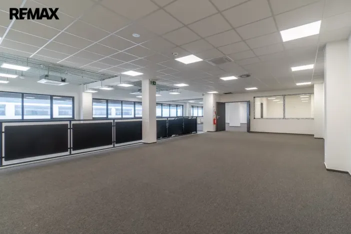 Pronájem obchodního prostoru, Tuchoměřice, 289 m2