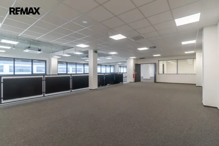 Pronájem obchodního prostoru, Tuchoměřice, 289 m2