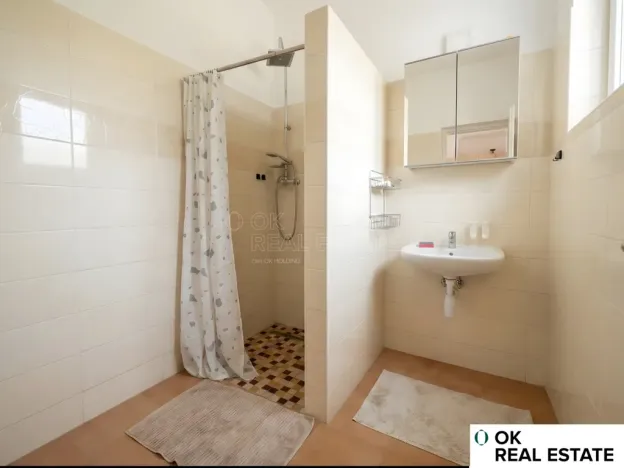 Pronájem bytu 2+1, Rýmařov, náměstí Míru, 77 m2