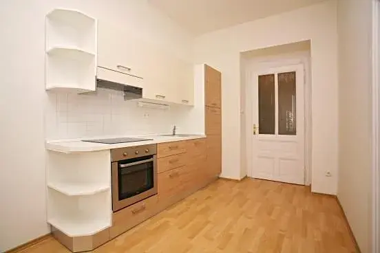 Pronájem bytu 2+kk, Praha - Vršovice, Žitomírská, 33 m2