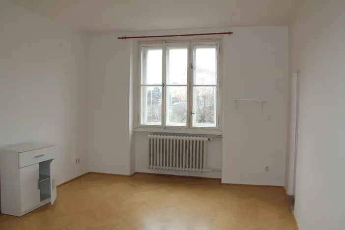 Pronájem bytu 1+1, Praha - Nusle, náměstí Hrdinů, 45 m2