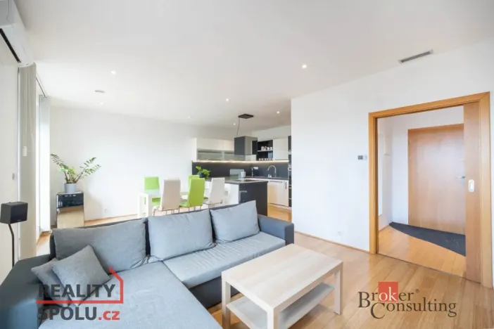 Prodej bytu 3+kk, Pohořelice, Znojemská, 89 m2