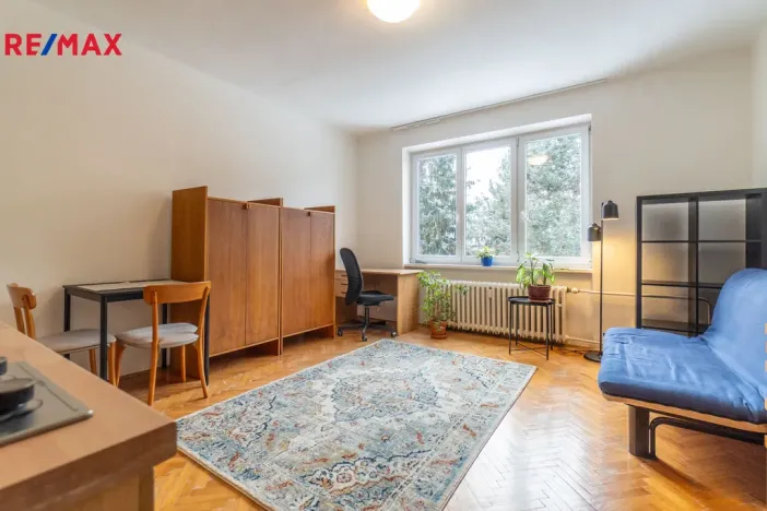 Pronájem bytu 1+kk, Praha - Braník, Jeremenkova, 28 m2