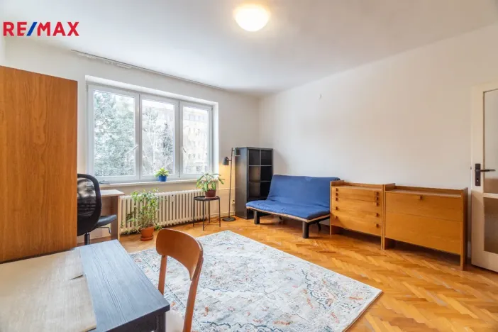 Pronájem bytu 1+kk, Praha - Braník, Jeremenkova, 28 m2