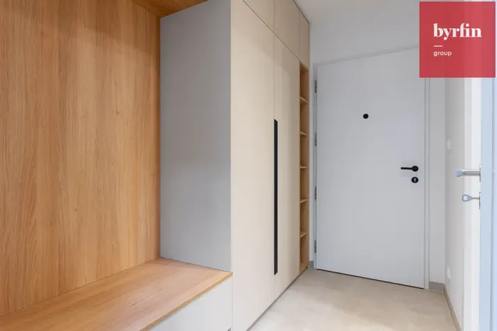 Pronájem bytu 2+kk, Praha, Vrtbova, 56 m2