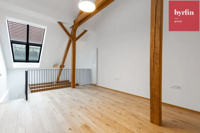 Pronájem bytu 2+kk, Praha, Vrtbova, 56 m2