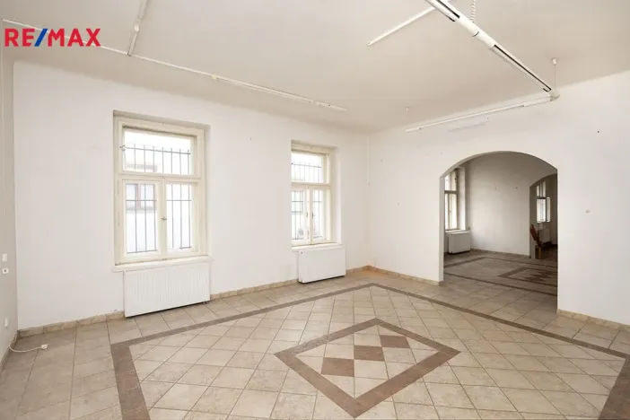 Pronájem obchodního prostoru, Písek, Chelčického, 183 m2