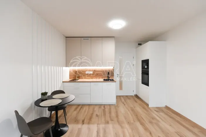 Pronájem bytu 1+kk, Praha, Poděbradská, 31 m2